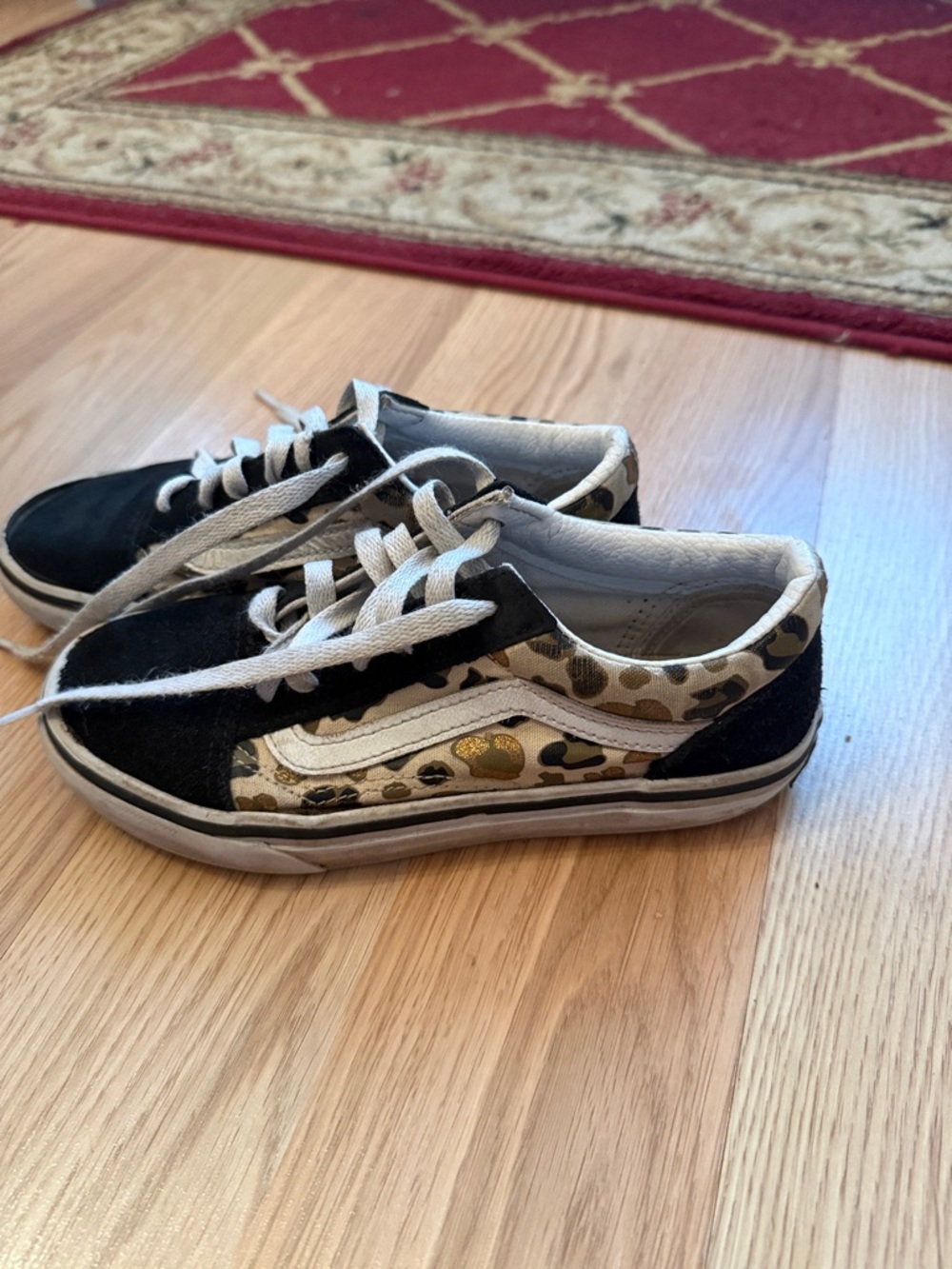 Little girls Vans Black and Gold Leopard Low-Top Sneakers size 2.5